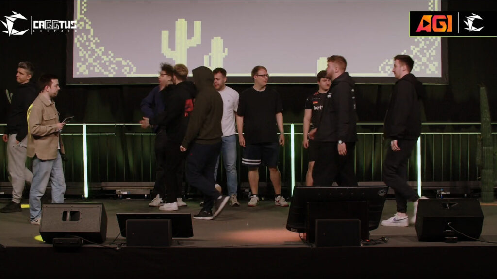 CS2 speler slaat rivaal op podium – wat betekent dit voor esports?